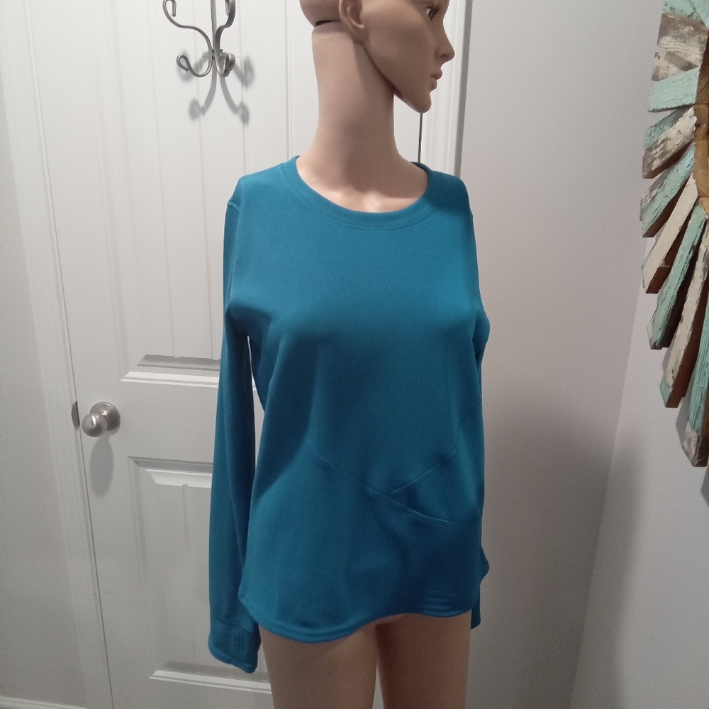 Move Theology Women's Size XL. Athletic Teal Long Sleeve Top w/Thumb Holes NWT